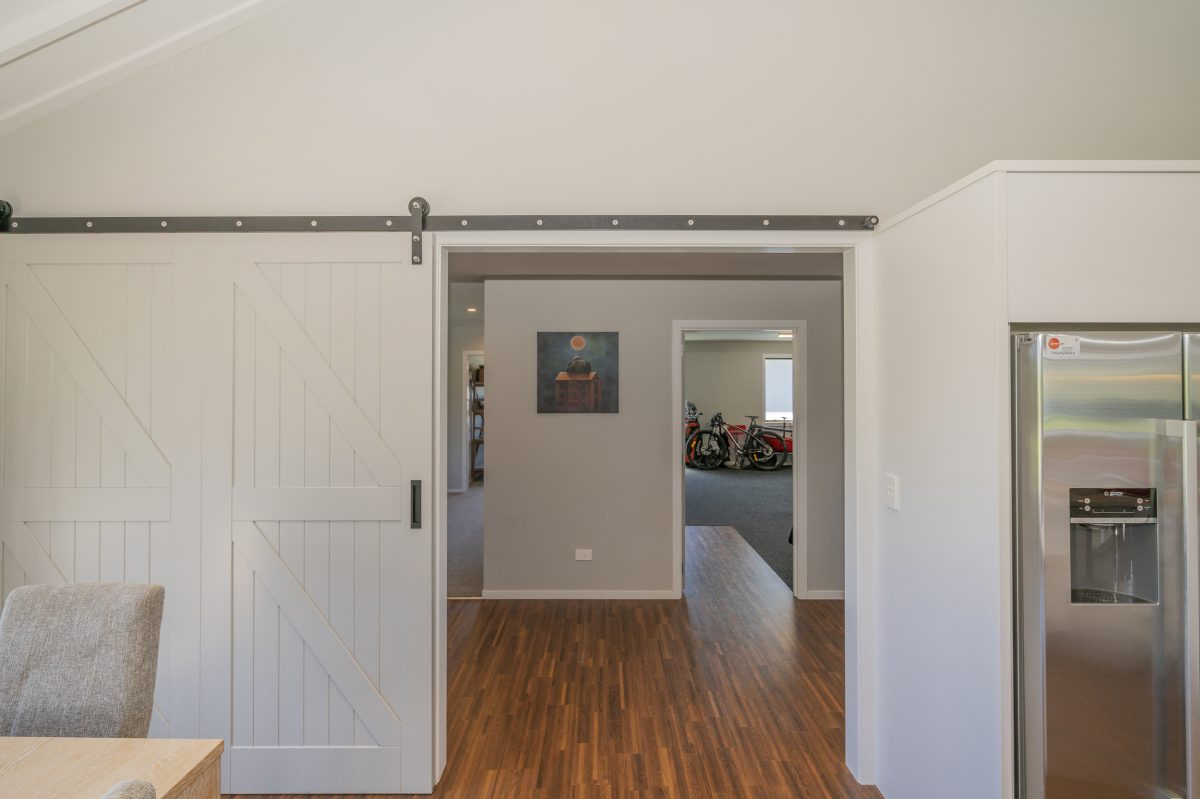 Hamr-home-topping-place-barn-door-1200x799