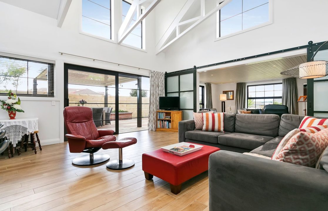 eyJlZGl0cyI6W3sidHlwZSI6InpwY2YiLCJvcHRpb25zIjp7ImJveFdpZHRoIjoyODgwLCJib3hIZWlnaHQiOjE4NTYsImNvdmVy-1-1116x719